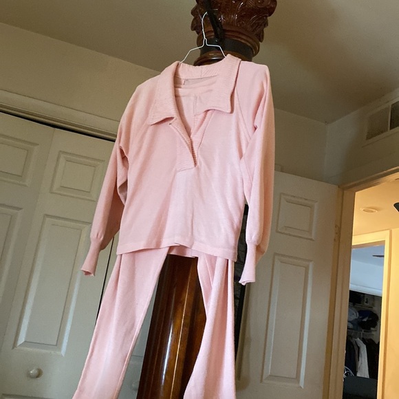 Pink 2 PCs jogger hard to discribe - Picture 5 of 8